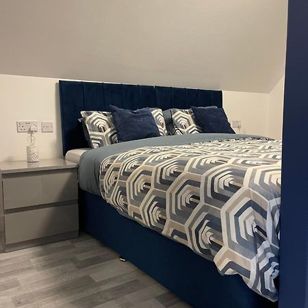 Lochside Loft - Self Catering Apartment For 2 In A Great Location For Inverness Airport And Both Cabot Highlands & Nairn Golf Courses Kültér fotó
