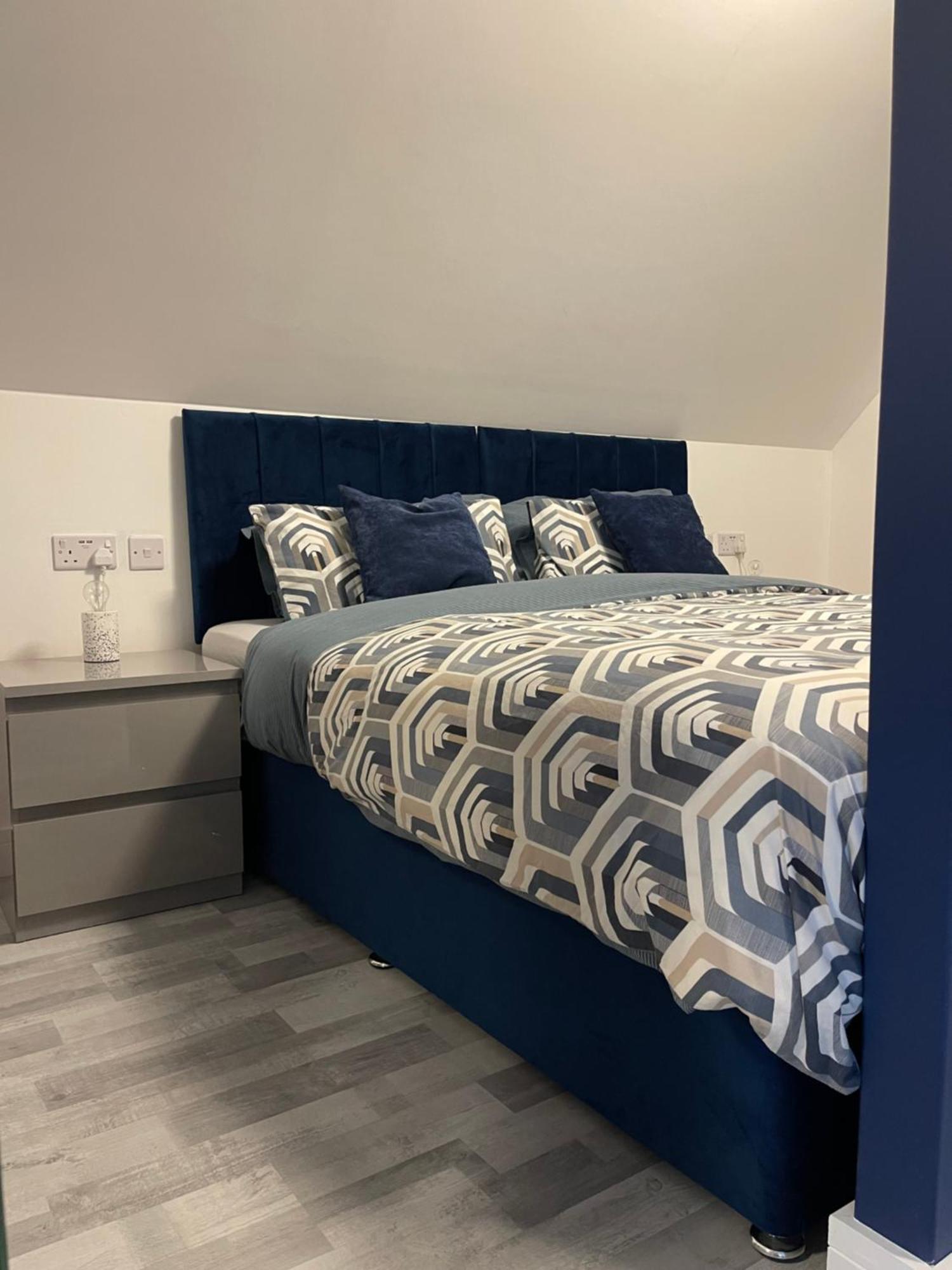 Lochside Loft - Self Catering Apartment For 2 In A Great Location For Inverness Airport And Both Cabot Highlands & Nairn Golf Courses Kültér fotó