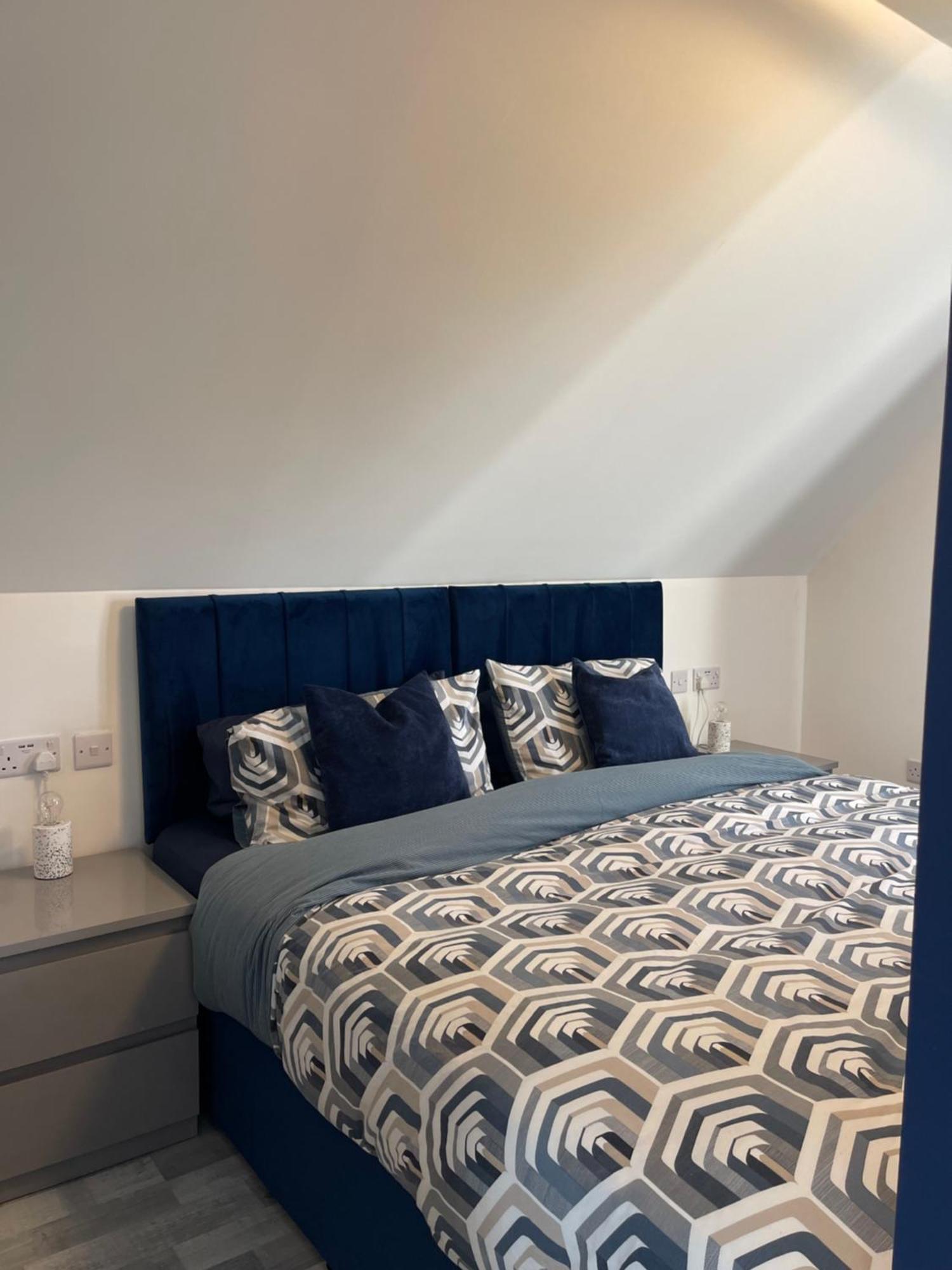 Lochside Loft - Self Catering Apartment For 2 In A Great Location For Inverness Airport And Both Cabot Highlands & Nairn Golf Courses Kültér fotó