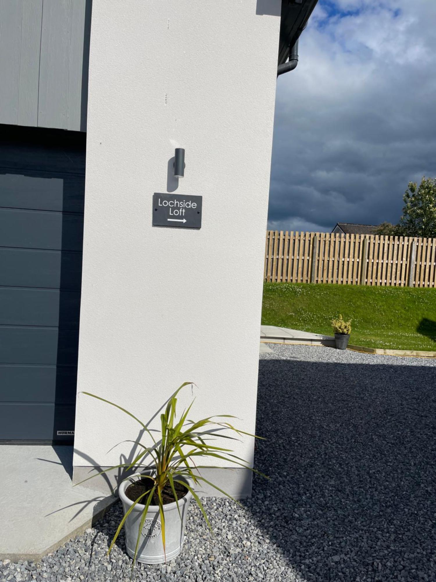 Lochside Loft - Self Catering Apartment For 2 In A Great Location For Inverness Airport And Both Cabot Highlands & Nairn Golf Courses Kültér fotó